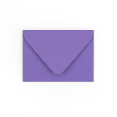 Violetter Briefumschlag 82x113 mm (C7)
