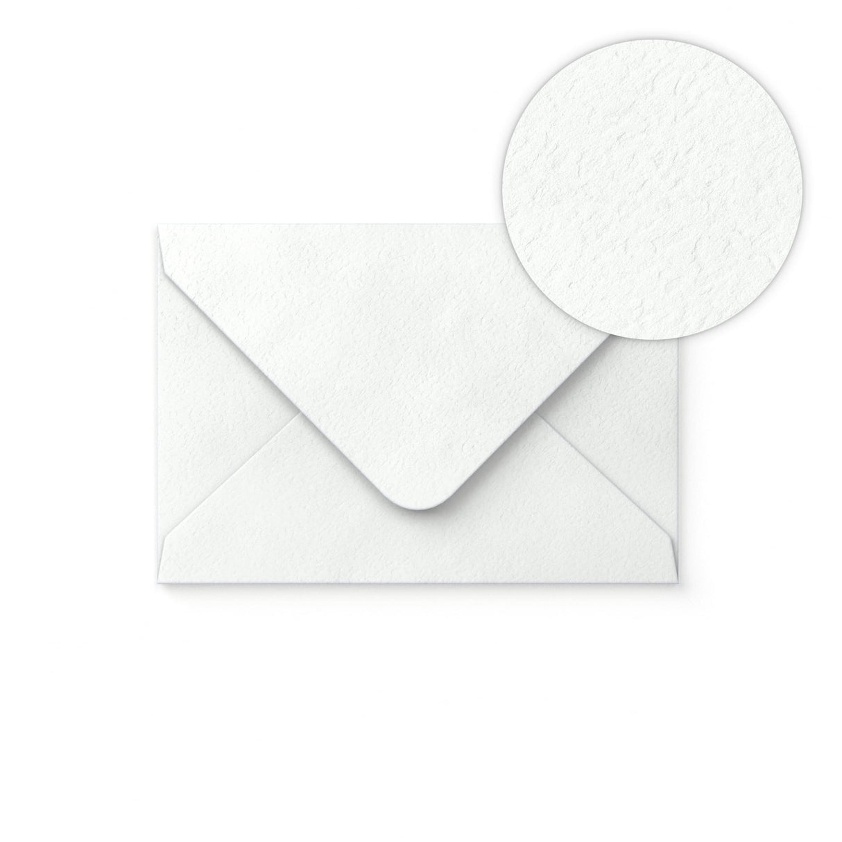 Witte envelop met hamerslagstructuur 65x94 mm