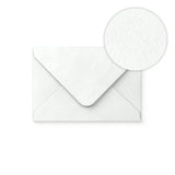 Witte envelop met hamerslagstructuur 65x94 mm